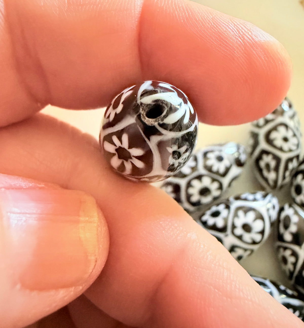 RARE Large Olive Ercole Moretti Millefiori Black & White Bead