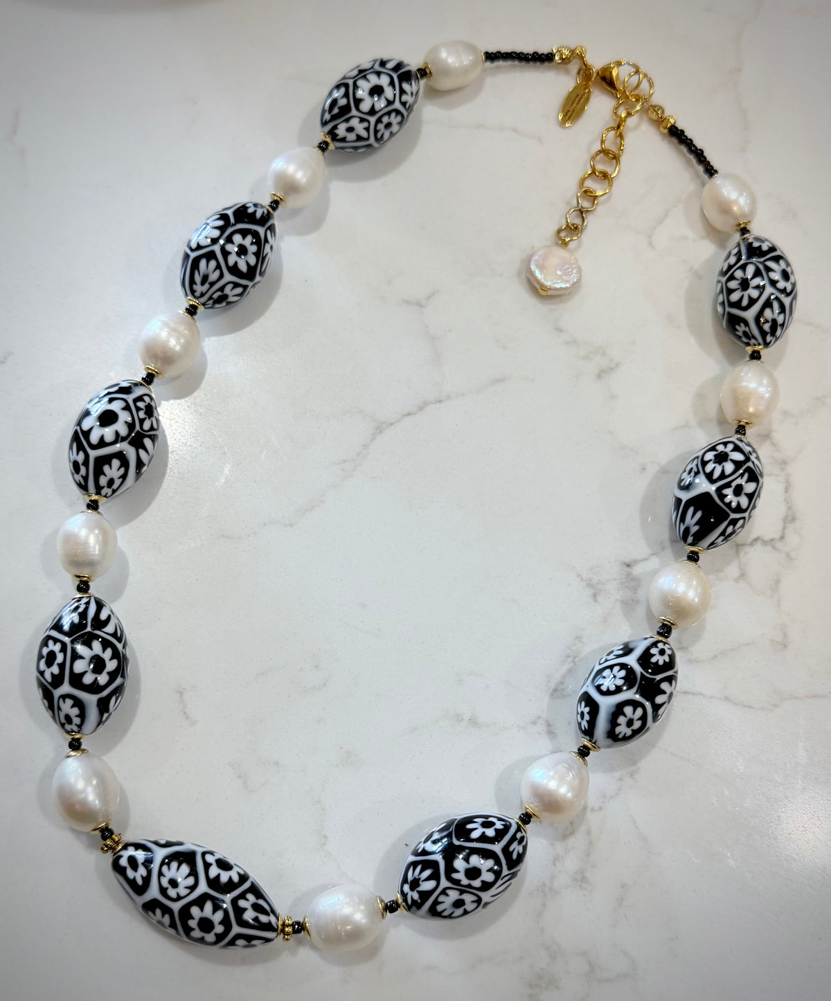 Rosario Leonardi White Freshwater Pearls With Moretti White & Black Beaded Necklace