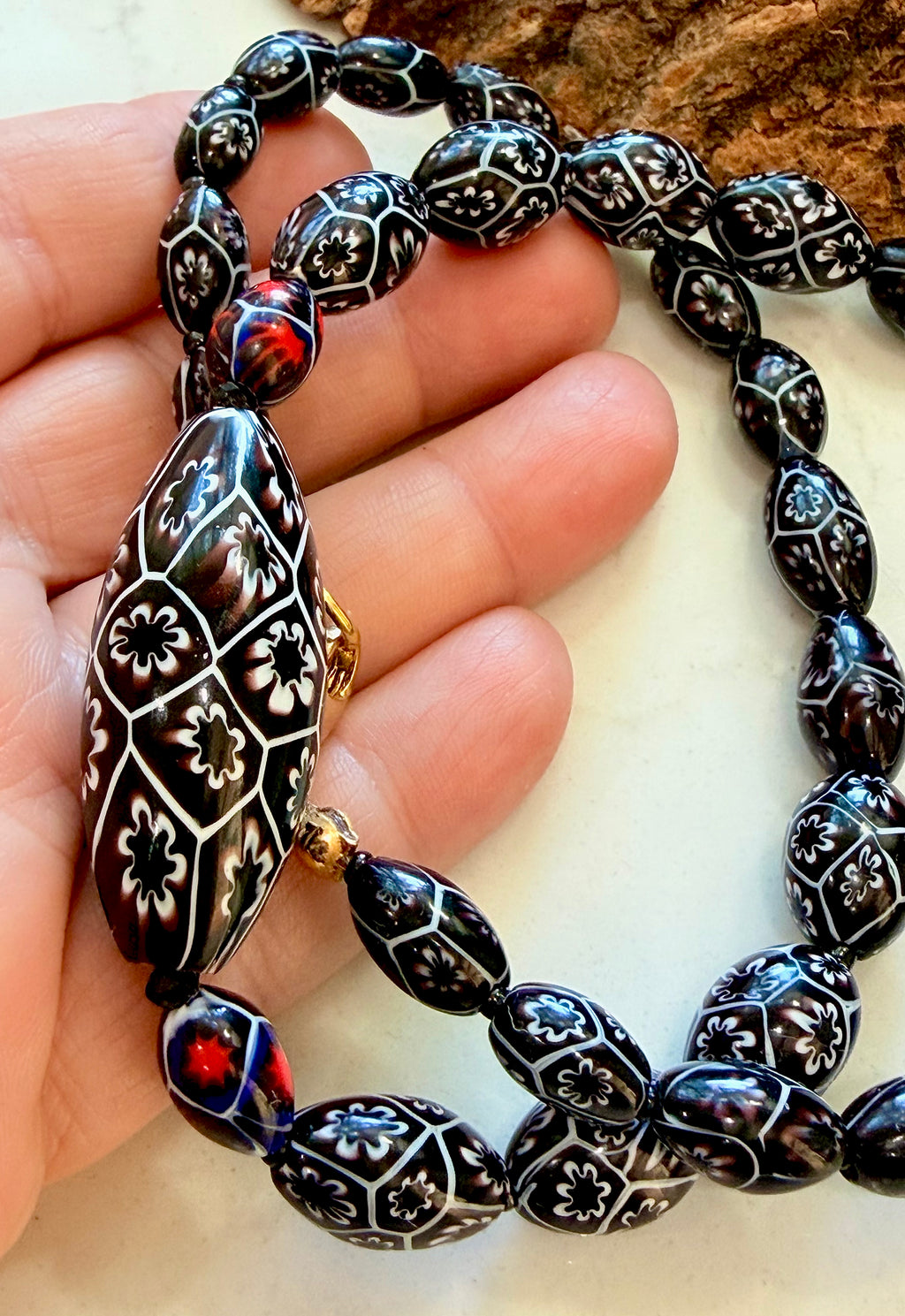1920s Vintage Black & White 20” Necklace Featuring E. Moretti Beads