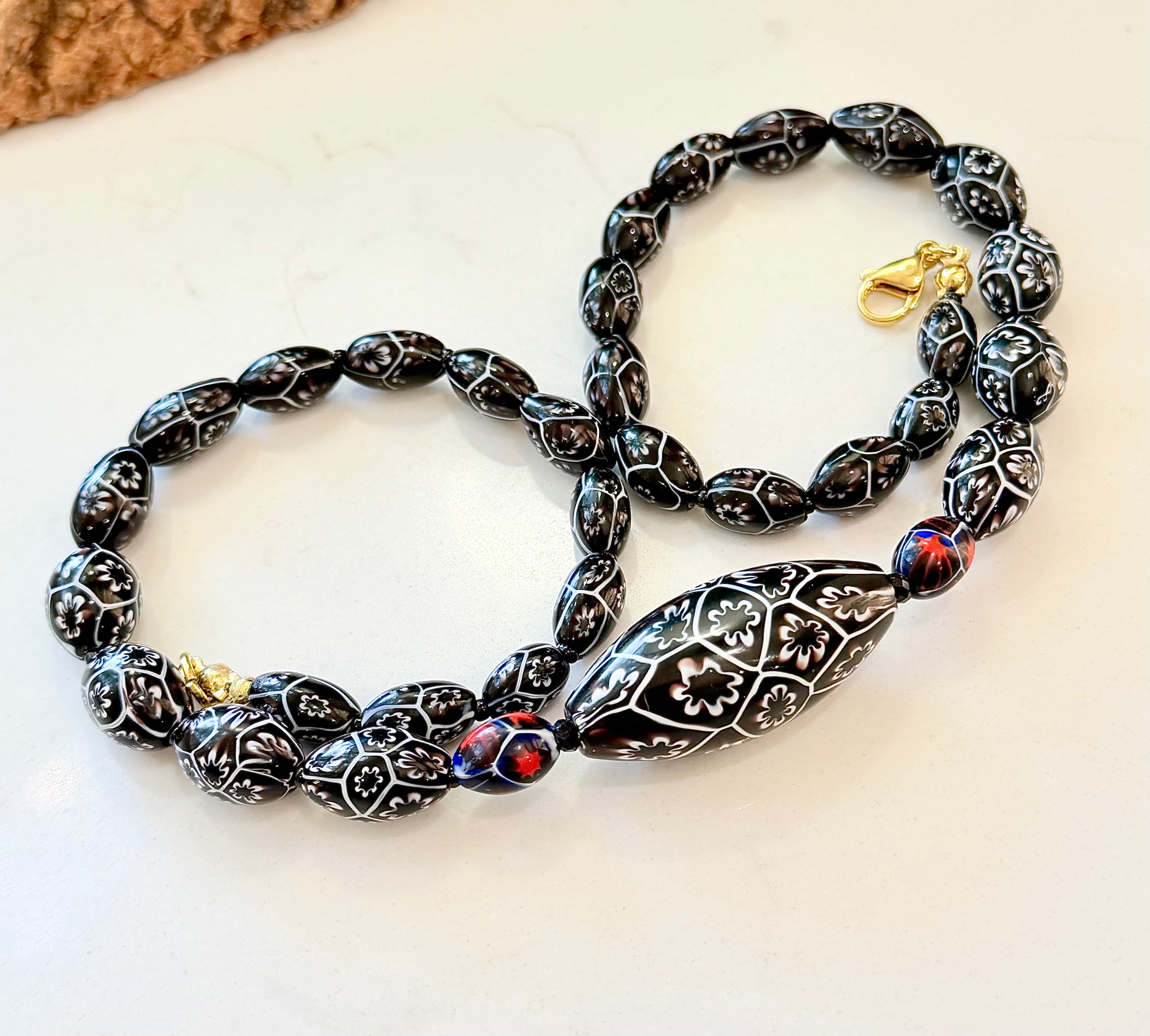 1920s Vintage Black & White 20” Necklace Featuring E. Moretti Beads