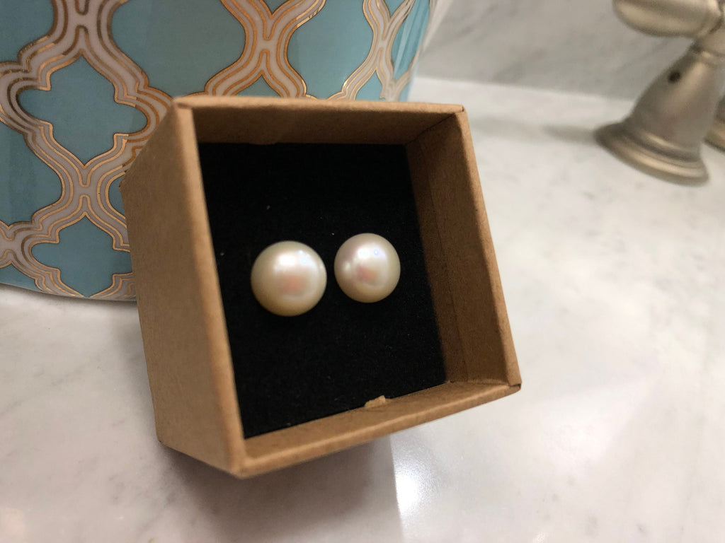 AAA Freshwater Pearl Stud Earrings: 925 Silver (10.5-11mm)