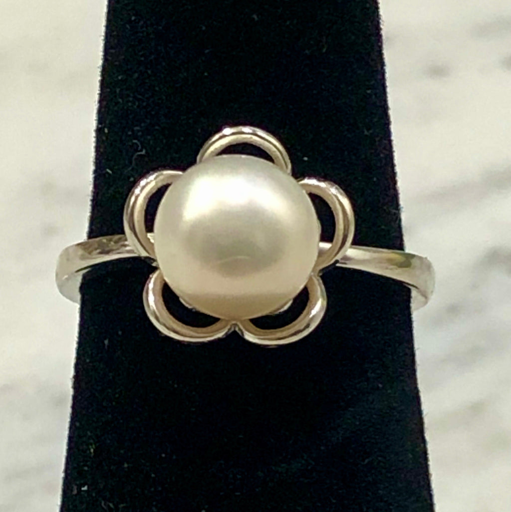 Sterling Silver Pearl Flower Ring