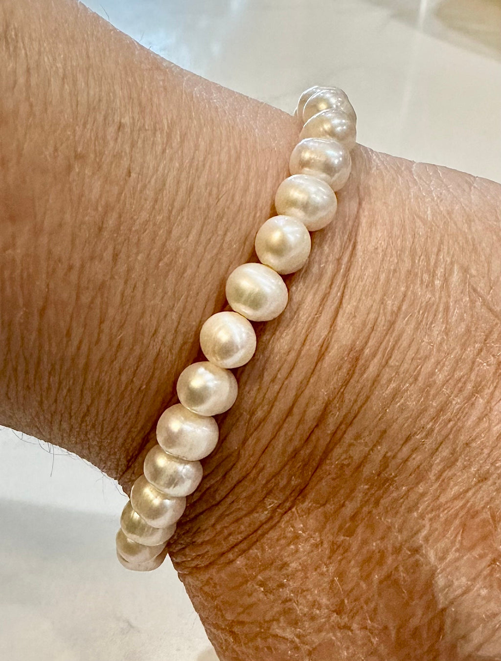 Classic White Freshwater Pearl Stretchy Bracelet