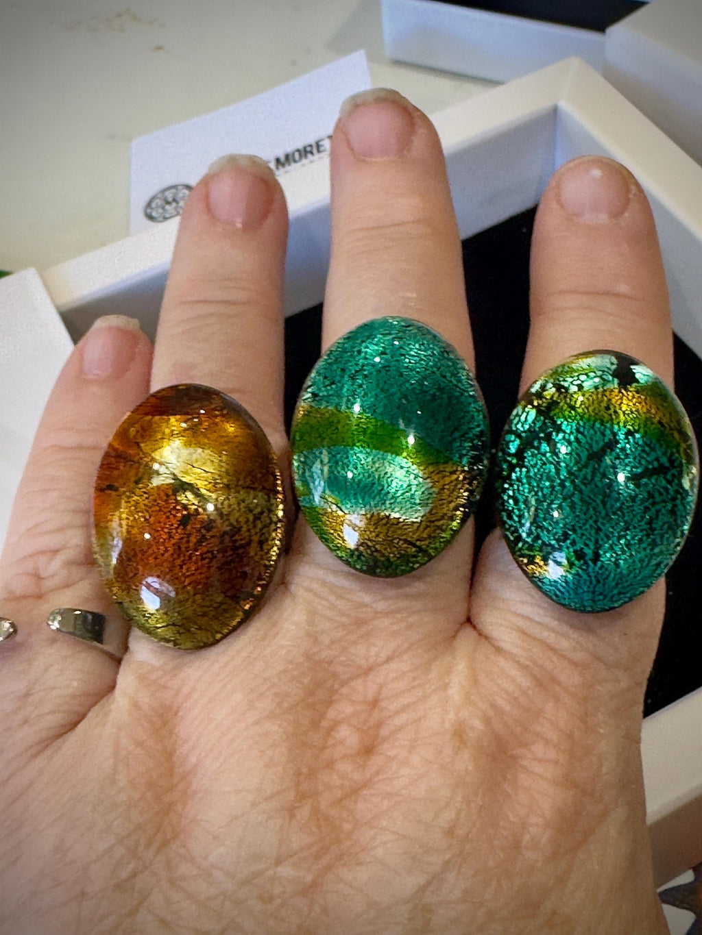 Ercole Moretti VINTAGE Uncirculated Oval Ring in Iridescent Golden, Warm Brownish Gold, Iridescent Lavender on Silvery Adjustable Bands