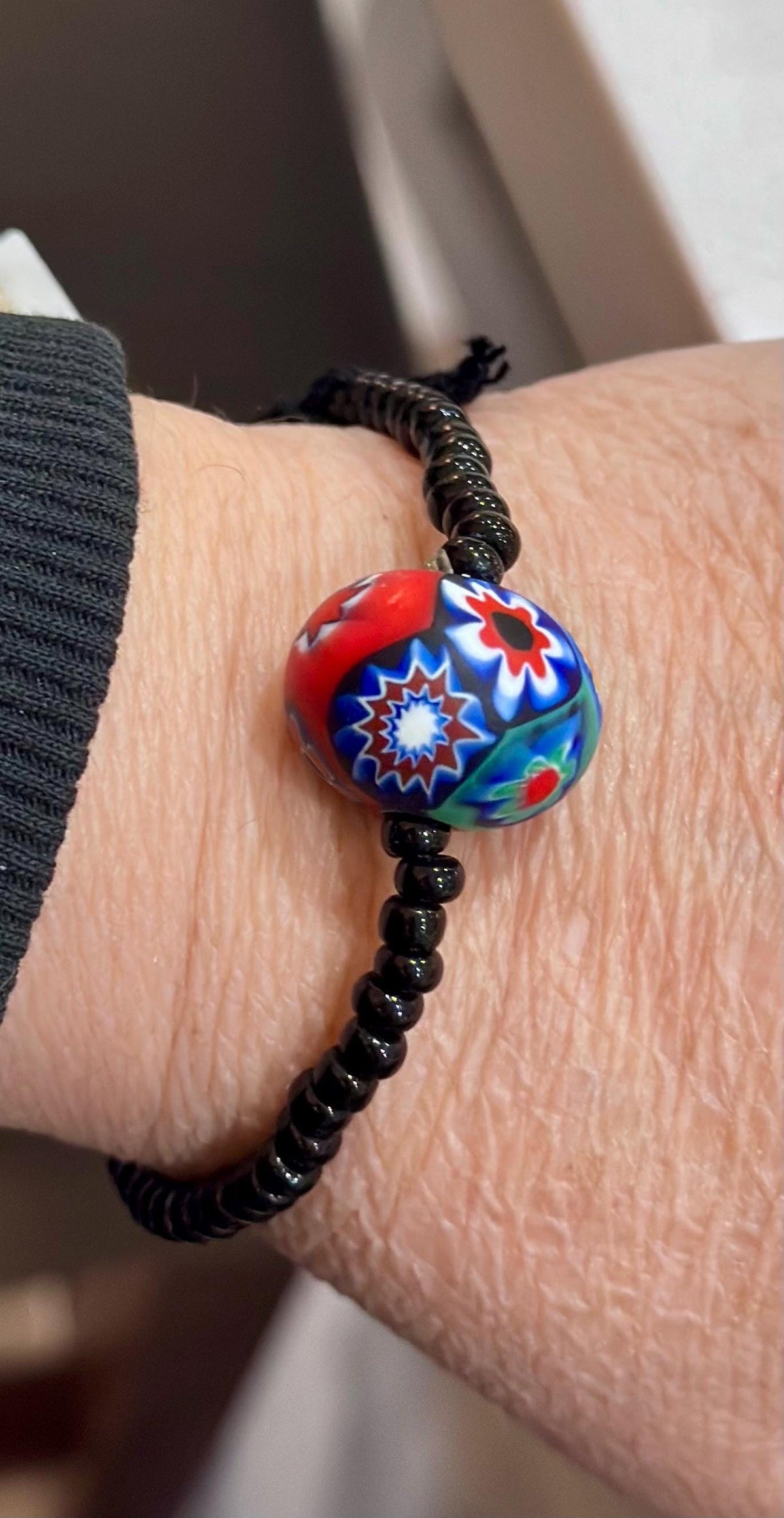 Stretchy Ercole Moretti Single Beaded Bracelet in Traditional Flagship Pattern in Round